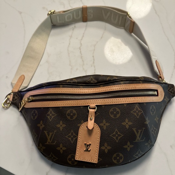 Louis Vuitton High Rise Bumbag - Picture 5 of 6